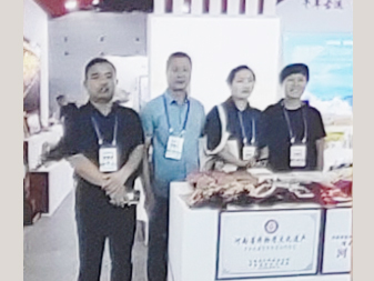 滑县文化广电体育旅游局党组成员张秀飞、非遗科科长刘灿等...