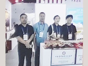 滑县文化广电体育旅游局党组成员张秀飞、非遗科科长刘灿等...